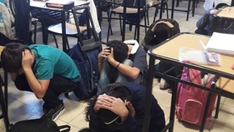 Simulacro de evacuación en la escuela de Valle Chico