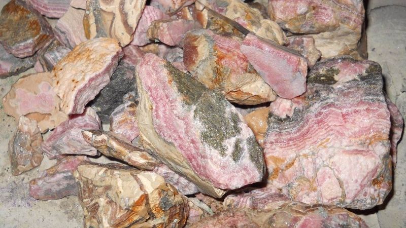 Secuestran 100 kilos de rodocrosita en Andalgalá