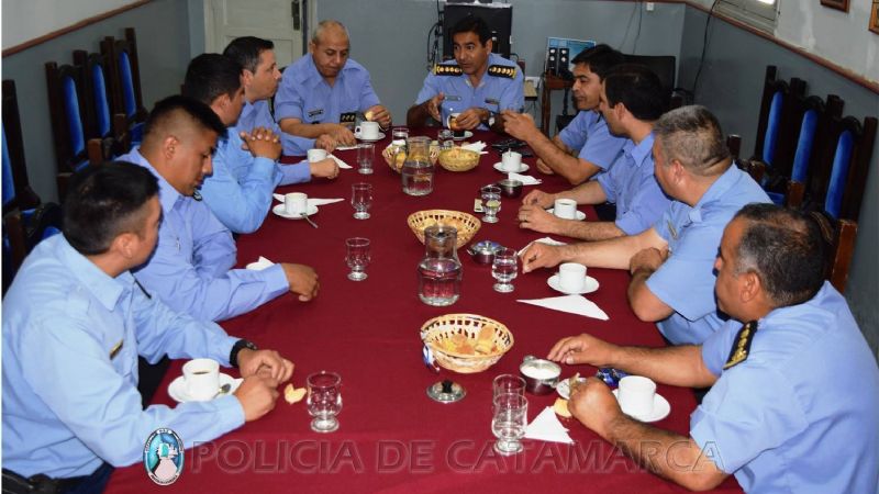 Reconocimiento a policías que oficiaron de parteros