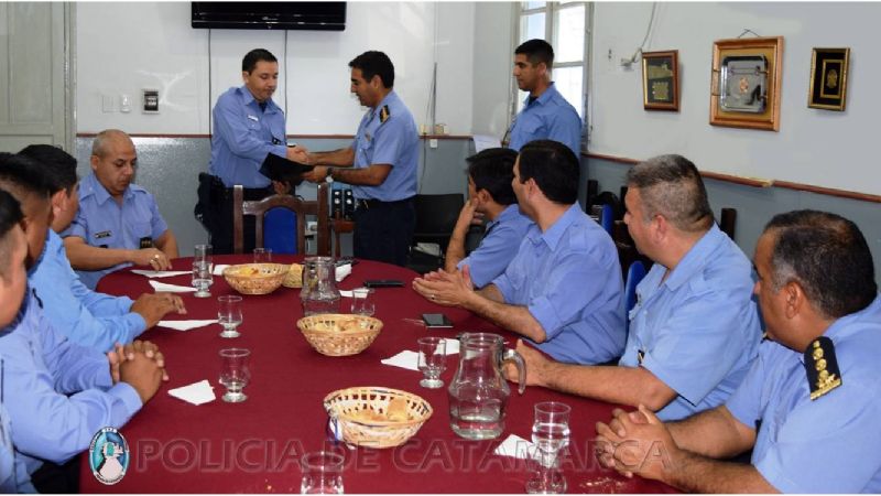 Reconocimiento a policías que oficiaron de parteros