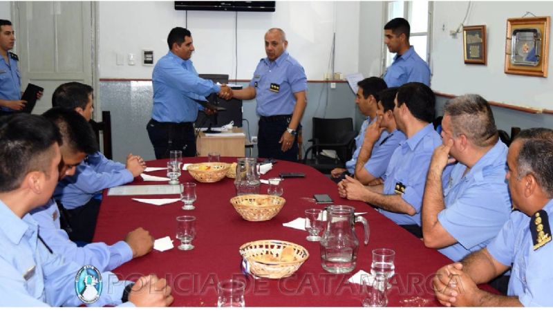 Reconocimiento a policías que oficiaron de parteros