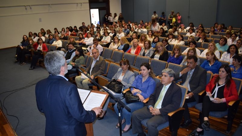 Entregan a las escuelas un libro para registrar casos de violencia