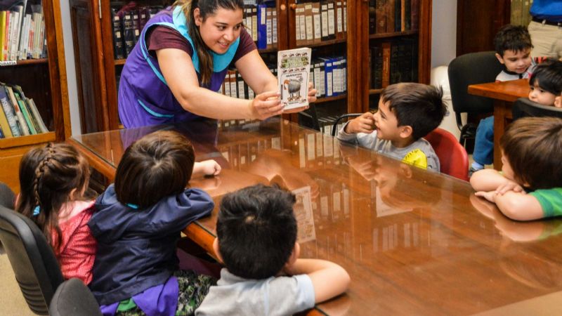 Pequeños del Jardín visitaron la Biblioteca “Mario Dardo Aguirre”