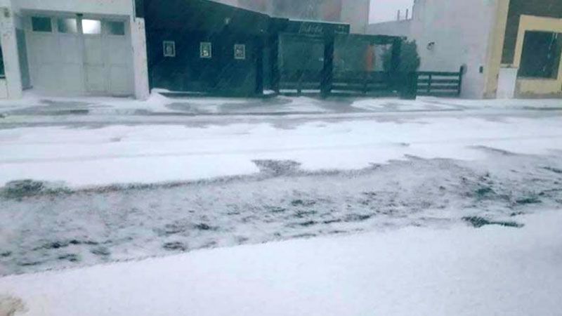 Un impactante temporal de granizo azotó a Córdoba