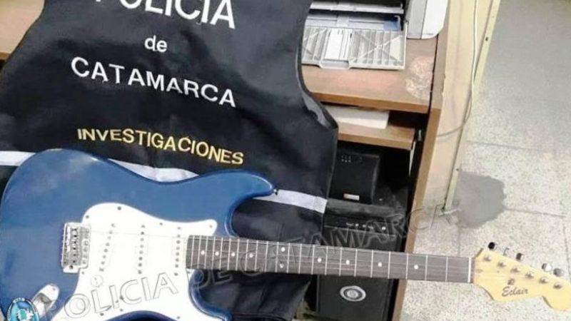 Vendía por Facebook una guitarra robada y cayó preso