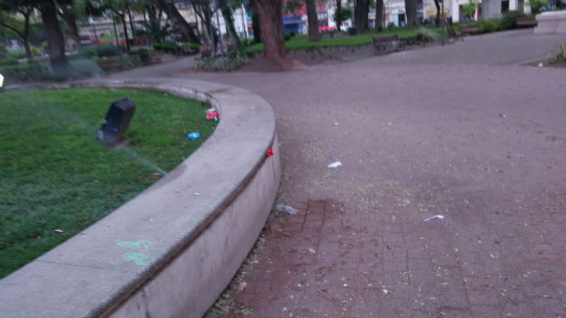 La ciudad tapada de basura