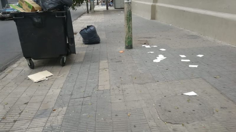 La ciudad tapada de basura