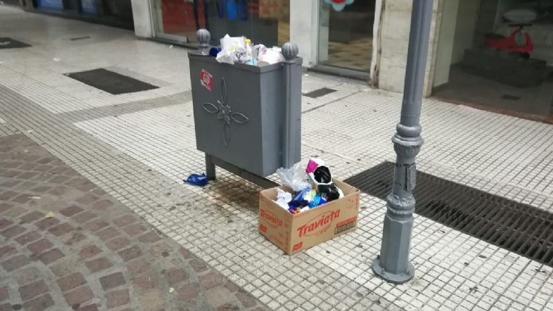 La ciudad tapada de basura