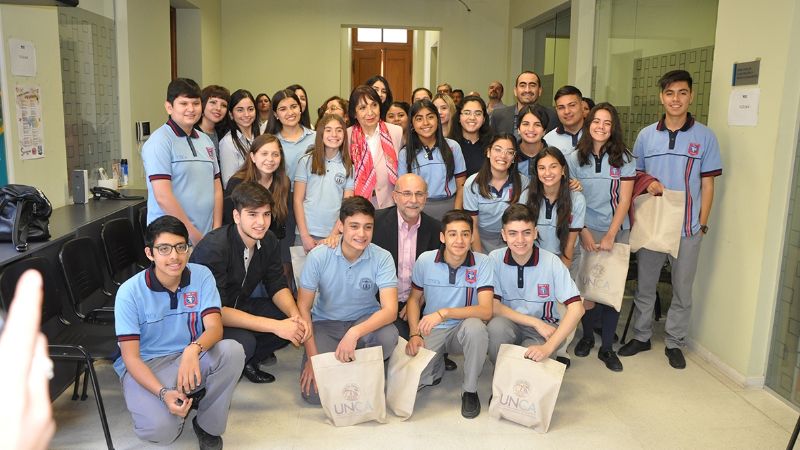 Distinciones para estudiantes destacados de las preuniversitarias