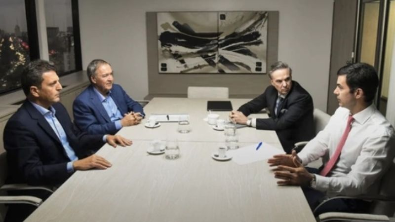 Massa, Schiaretti, Urtubey y Pichetto se sacaron la primera foto juntos