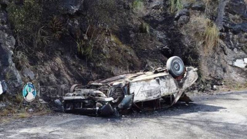 Chocó contra la cuesta y se prendió fuego
