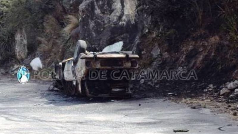 Chocó contra la cuesta y se prendió fuego