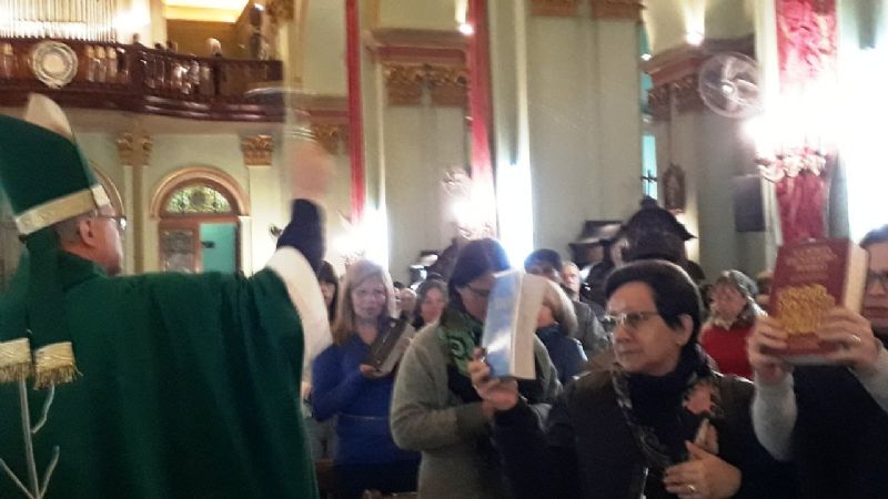 Misa y bendición de Biblias en el inicio del mes dedicado a la Palabra de Dios