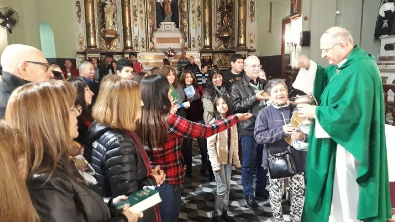 Misa y bendición de Biblias en el inicio del mes dedicado a la Palabra de Dios