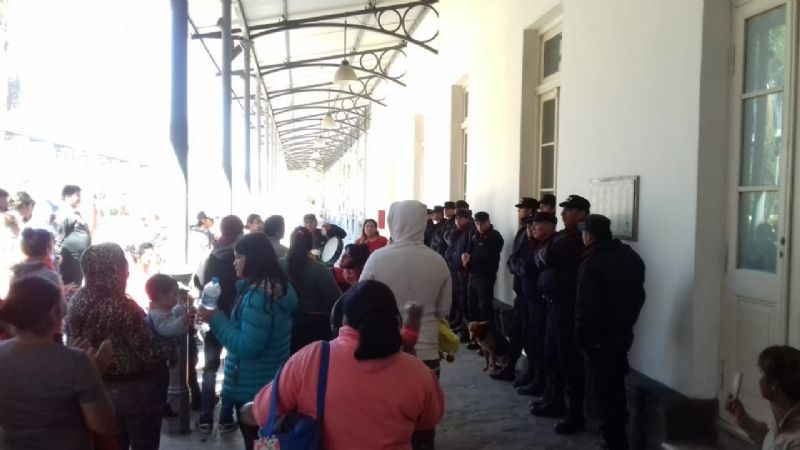 Feriantes se resisten a ser trasladados