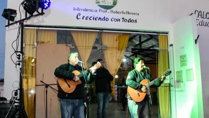 Fogón cultural con el calor del folklore recreino