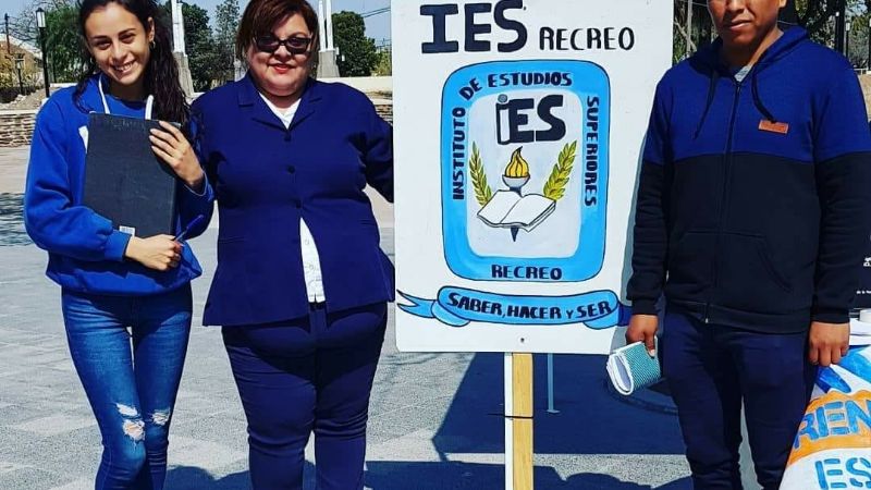 Juntan firmas pidiendo por edificio propio para el IES Recreo