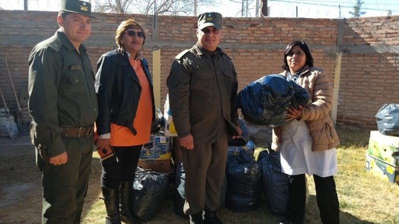 Gendarmeria entregó mercadería secuestrada a escuelas de Belén y Antofagasta