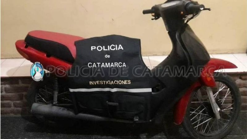 Le robaron la moto en el centro y la encontraron estacionada en el sur
