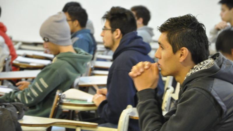 Charla “Migración, Género e Identidad” en la UNCa