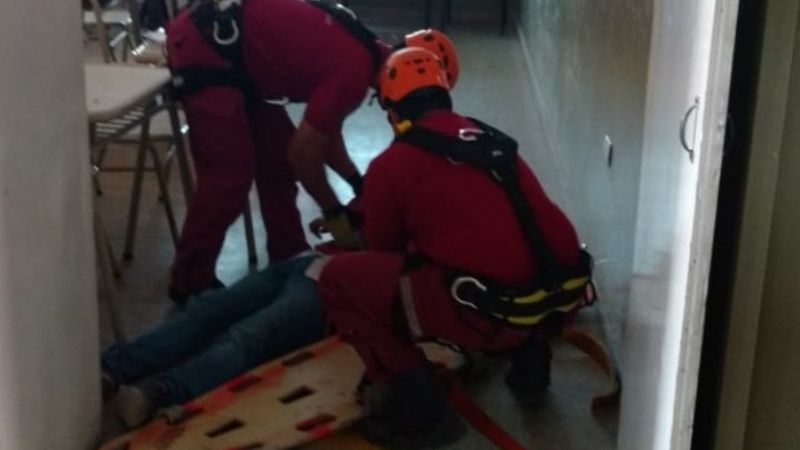 Simulacro de evacuación en escuela Revolución de Mayo
