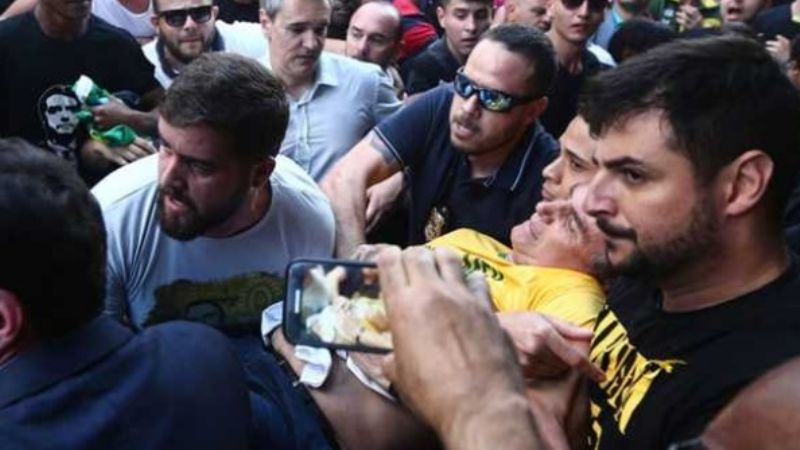 Conmoción en Brasil: apuñalaron al candidato a presidente Bolsonaro