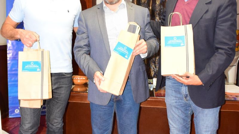 Sanchez consiguió 100 mil pesos para clubes de Santa María