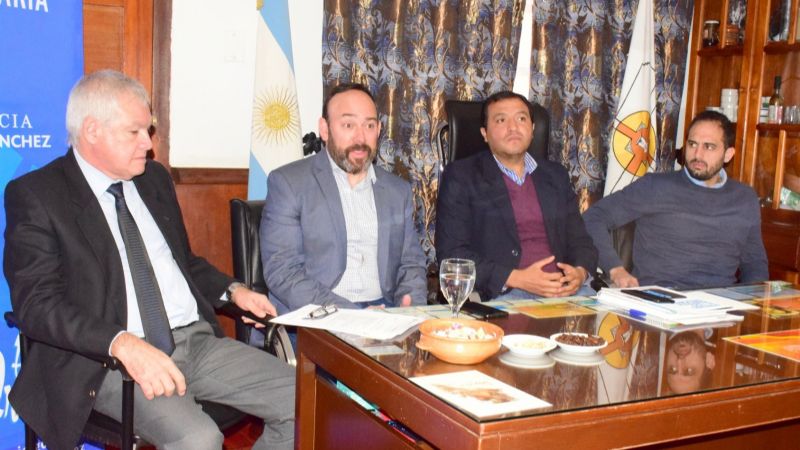 Sanchez consiguió 100 mil pesos para clubes de Santa María