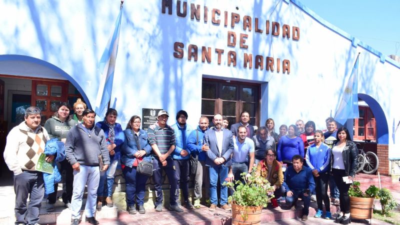 Sanchez consiguió 100 mil pesos para clubes de Santa María