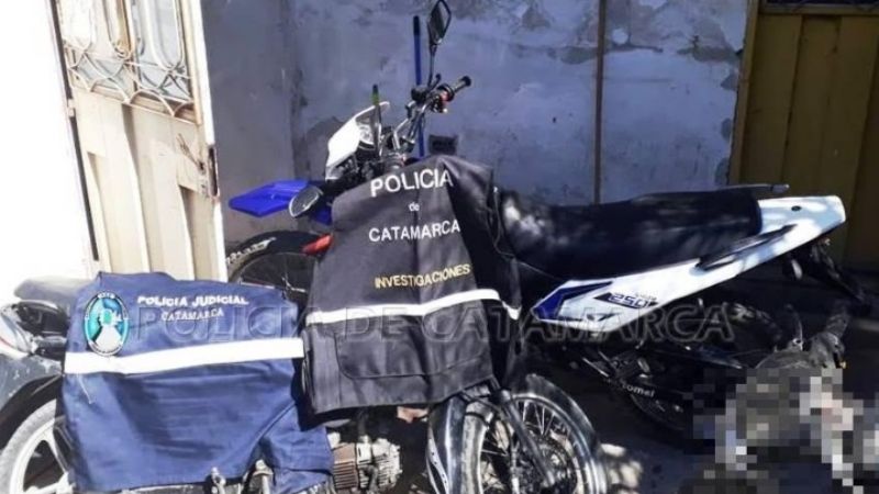 Detienen a dos sujetos y les secuestran la moto