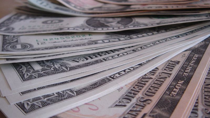 Por tercer día consecutivo, el dólar sigue en baja