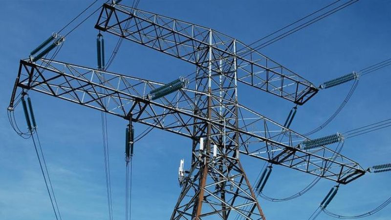 Gobierno retrocede y suspende el traspaso de la tarifa social de la luz a las provincias