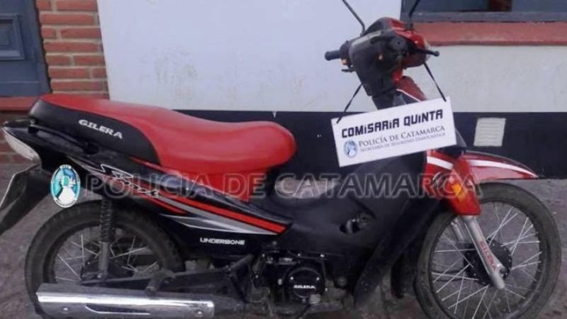 Manejaba borracho, lo arrestaron, y le quitaron la moto