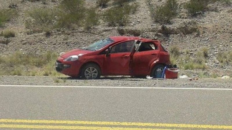 Familia catamarqueña volcó en San Juan