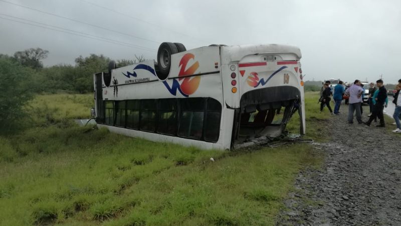 Tremendo vuelco de un colectivo en la ruta 38
