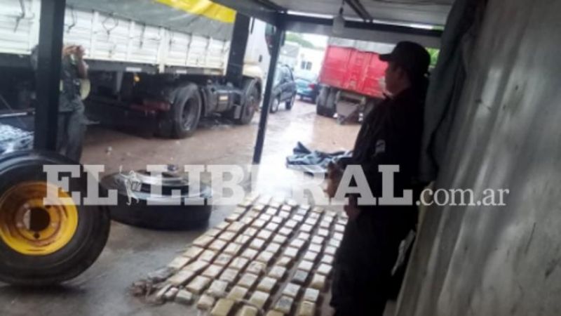 Quimilí: secuestran casi 100 ladrillos de marihuana