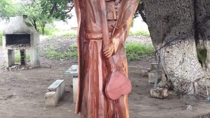 Escultura en madera de Esquiú