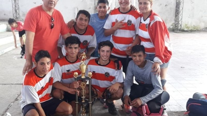“La Villa” campeón por duplicado en el Hockey 5x5 del “Defe”