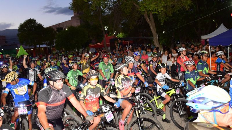 Alvaro Macías ganó en su tierra la primera fecha del “Rally Nocturno de MTB”