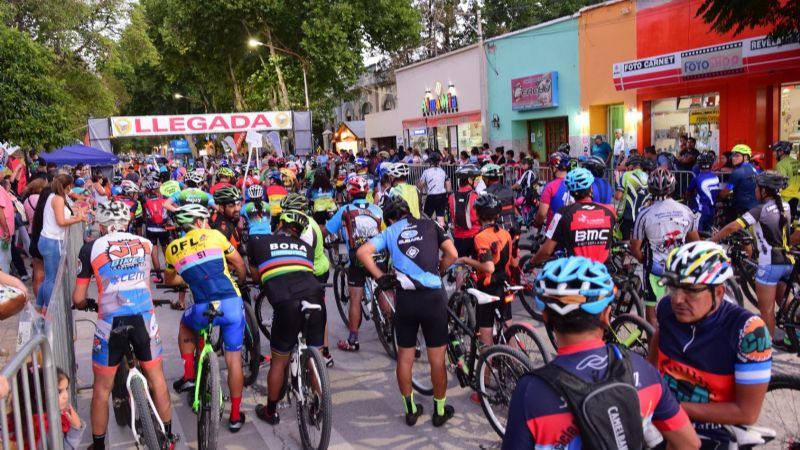 Alvaro Macías ganó en su tierra la primera fecha del “Rally Nocturno de MTB”