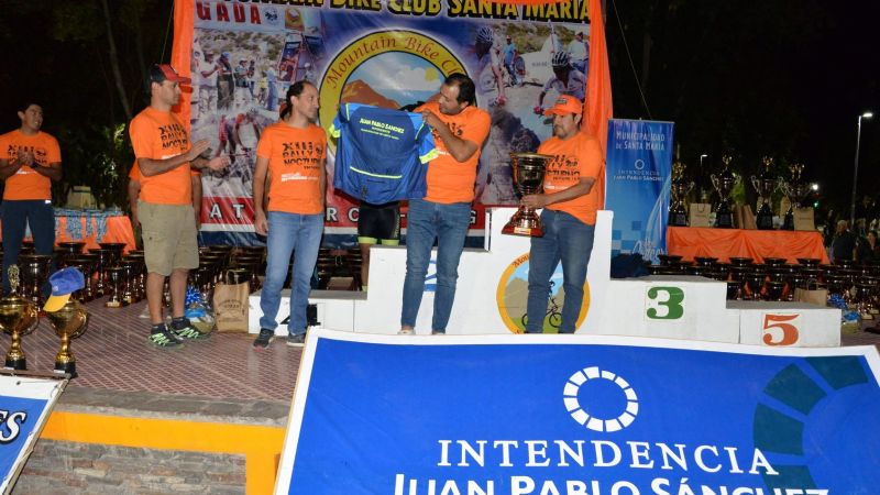 Alvaro Macías ganó en su tierra la primera fecha del “Rally Nocturno de MTB”