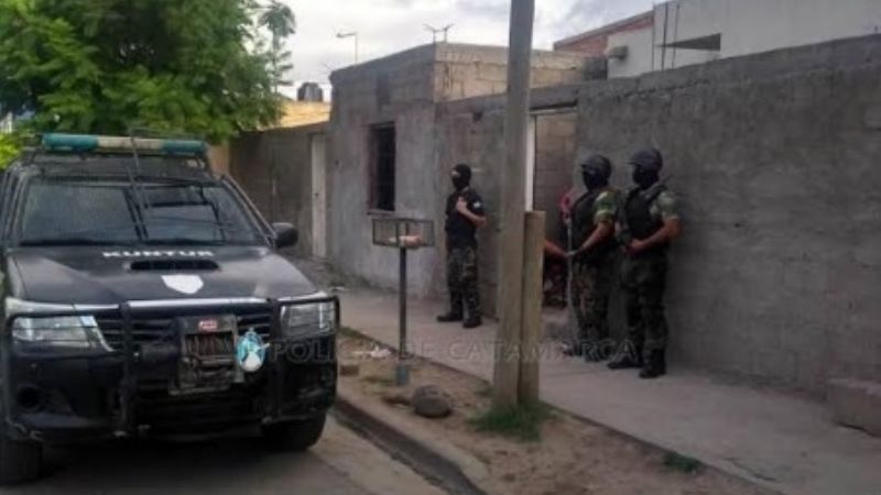 Desbaratan puntos de venta de droga e incautan un 1 kilo de marihuana en un colectivo