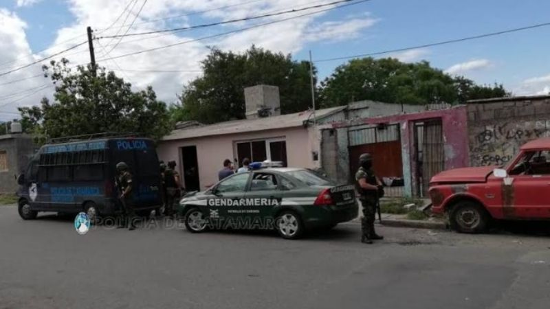 Desbaratan puntos de venta de droga e incautan un 1 kilo de marihuana en un colectivo