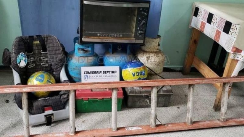 Policías agredidos mientras detenían a ladrones