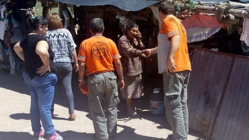 Asisten a familias afectadas por las lluvias en Andalgalá