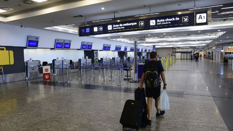 Pilotos dan marcha atrás con el paro tras una resolución del Gobierno y habrá vuelos