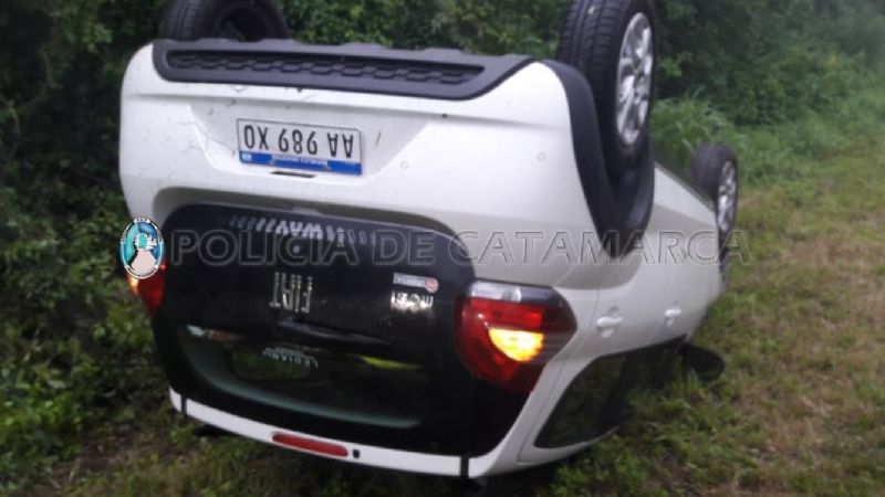 Volcó un auto camino a El Rodeo