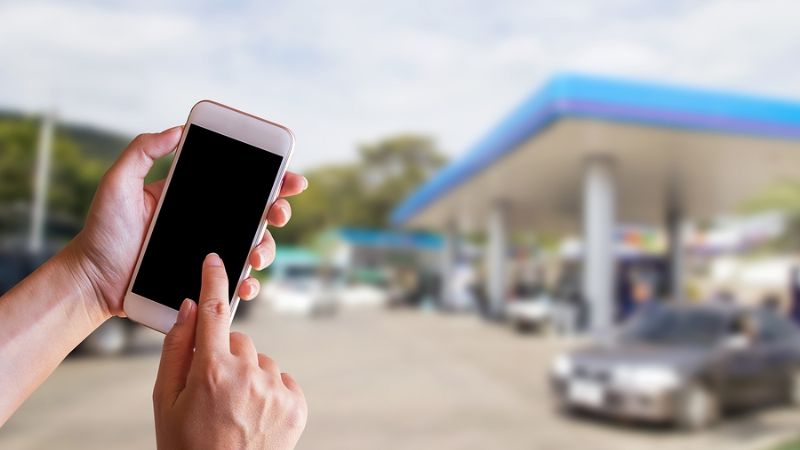 Crecen las consultas de precios de combustibles por internet y apps