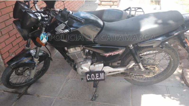 Tras una persecución, secuestran dos motos