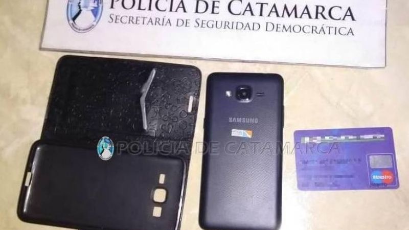 Recuperan un celular, secuestran una moto y aprehenden a dos jóvenes
